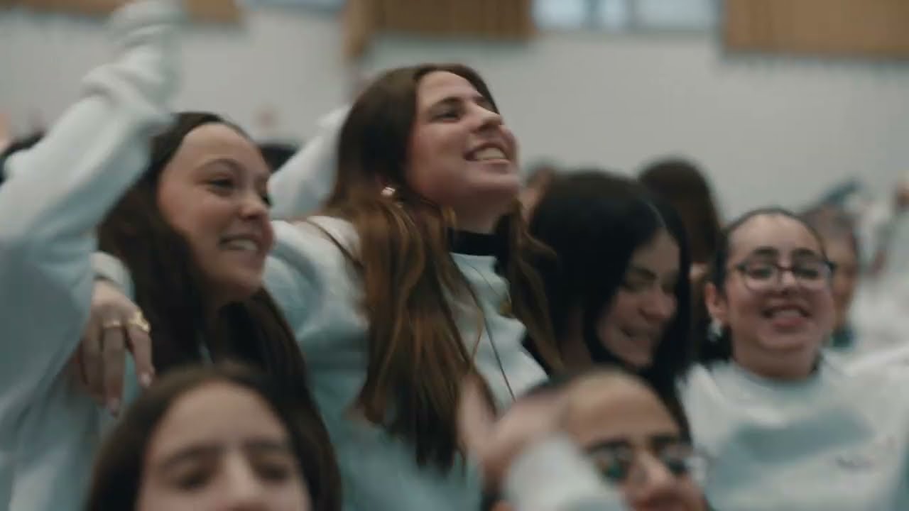 תפילת הלל - אולפנת סגולה קריית מוצקין - שירת המונים המתולתלות 