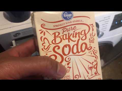 How to Add Baking Soda to Laundry