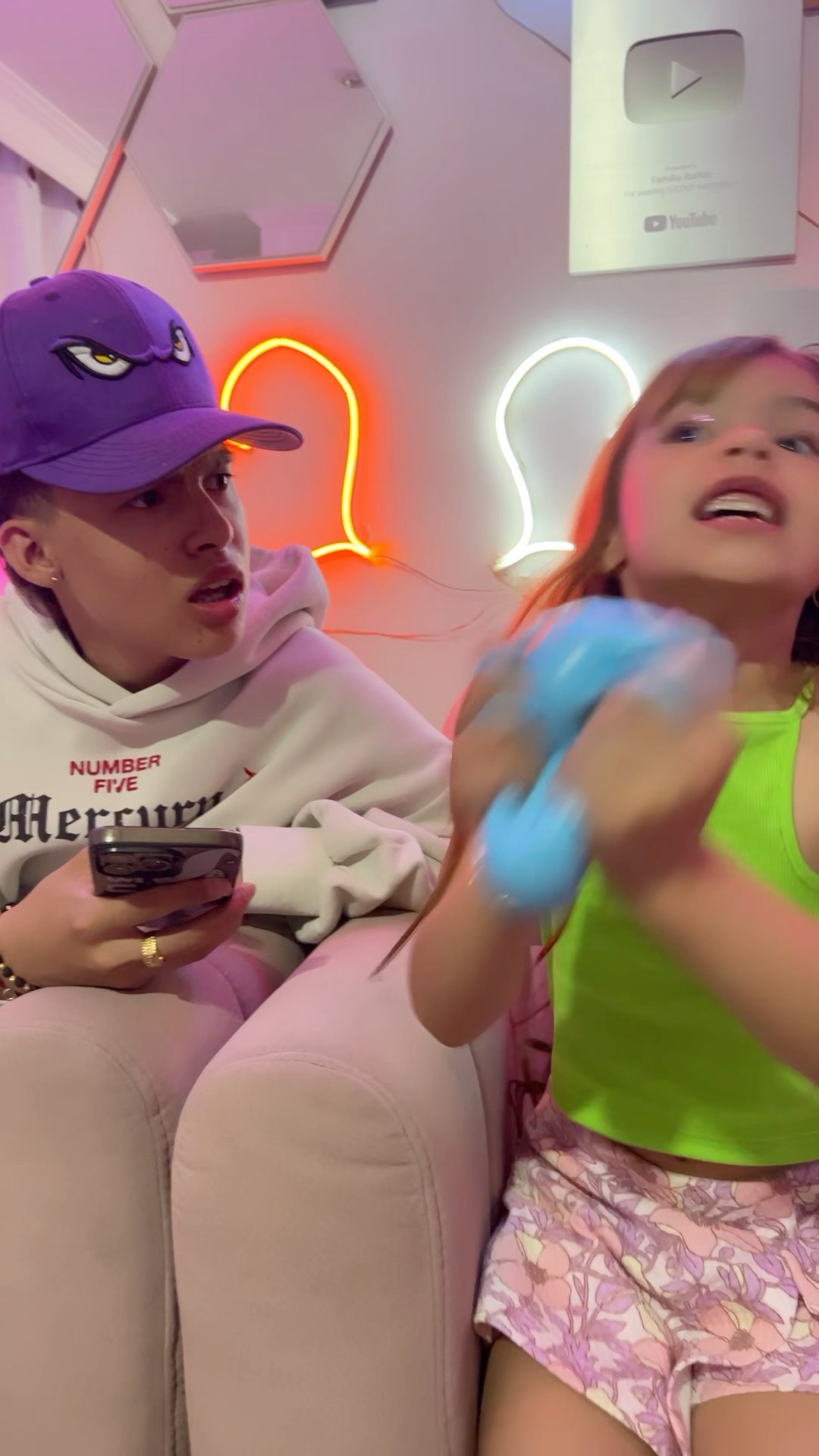 Cuando tu hermana te chantajea ?#humor #cosasdefamilia #comedia #shortviral