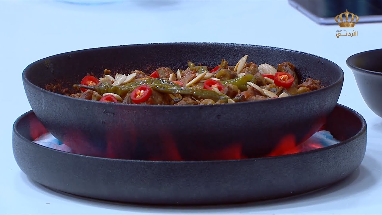 مطبخ يوم جديد مع الشيف علا نيروخ لتحضير .....  فخارة بامية بالفرن