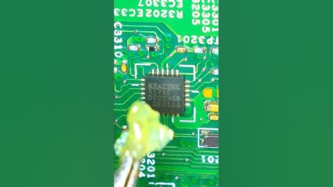 easy smd ic soldering techniques. #solderingtips #diyelectronics #icsoldering #solderingtools