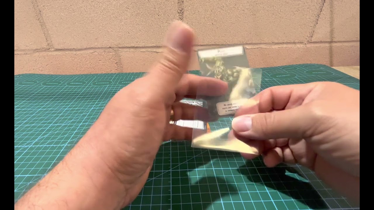 premium 100 micron clear card sleeves, standard size 1/2 premium 100 micron clear card sleeves, standard size 1/2