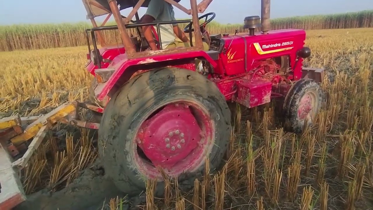Apna Mahindra tractor kichad me jutai karne ke liye gaya 🚜🚜🚜#lakhimpurkheri #farming #uttarpradesh 🚜