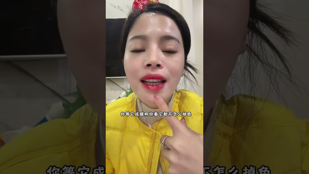 生病好几天没做饭了，今天给老公夜宵安排了好吃到可以原地开店的鲜椒牛肉拌面，牛肉超级嫩滑，还有新鲜辣椒的鲜味，拌出来的面条特别鲜，夜宵或者不想做饭的时候10分钟快速搞定，真的太简单了～