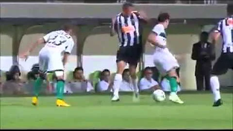 Amazing skill by Pedro Botelho of Atltico Mineiro