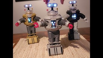 DEMO OF DIAMOND SELECT TOYS LOST IN SPACE B-9 TALKING LIGHTED ROBOTS!