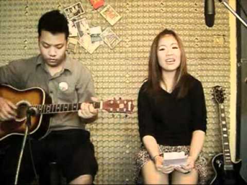 ไม่มีตรงกลาง จิรากร  Cover