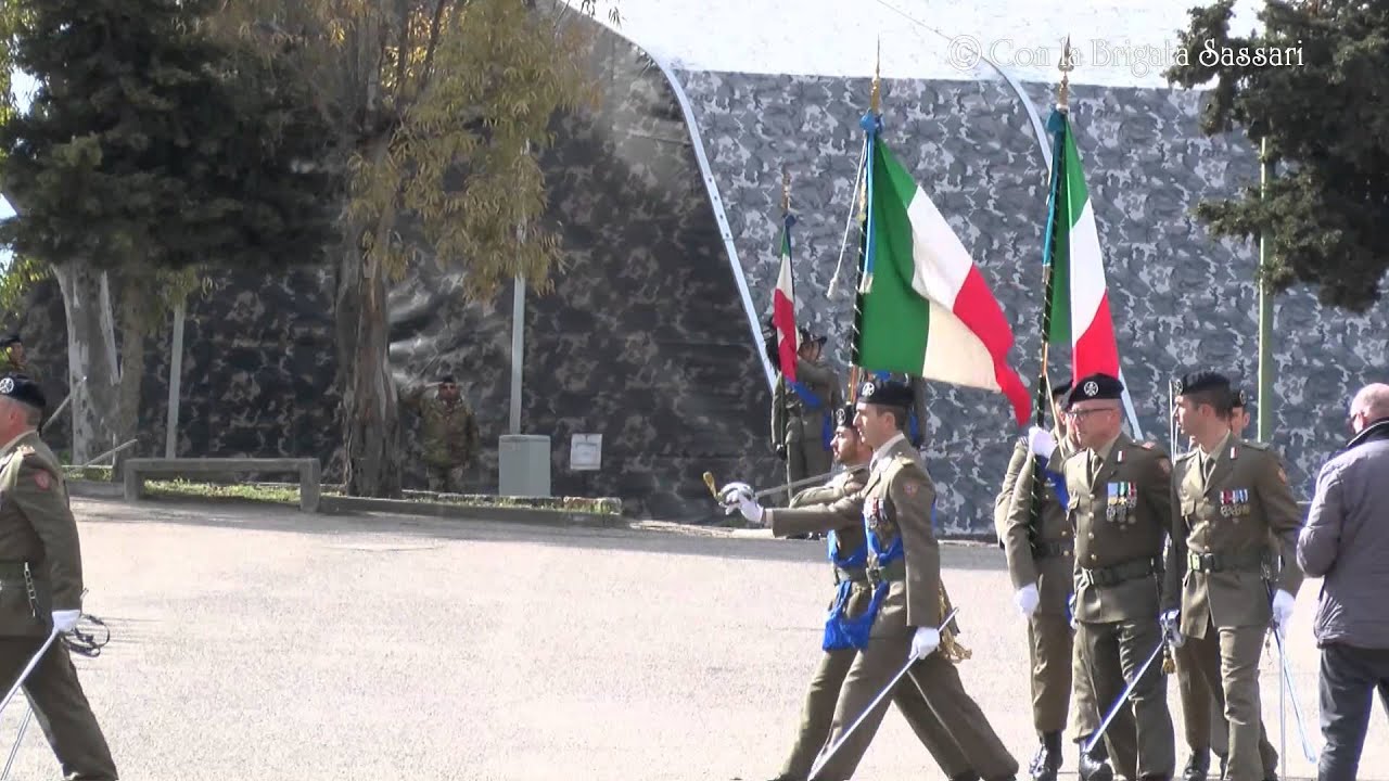 BRIGATA SASSARI: CENTENARIO; CERIMONIA SASSARI, ONORI ALLE BANDIERE