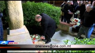 Ċerimonja Quddiem Il-Monument Ta Karin Grech