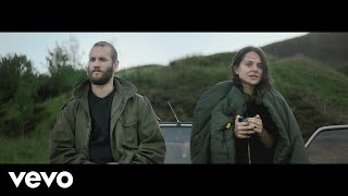 Смотреть клип Tom Walker - Heartland