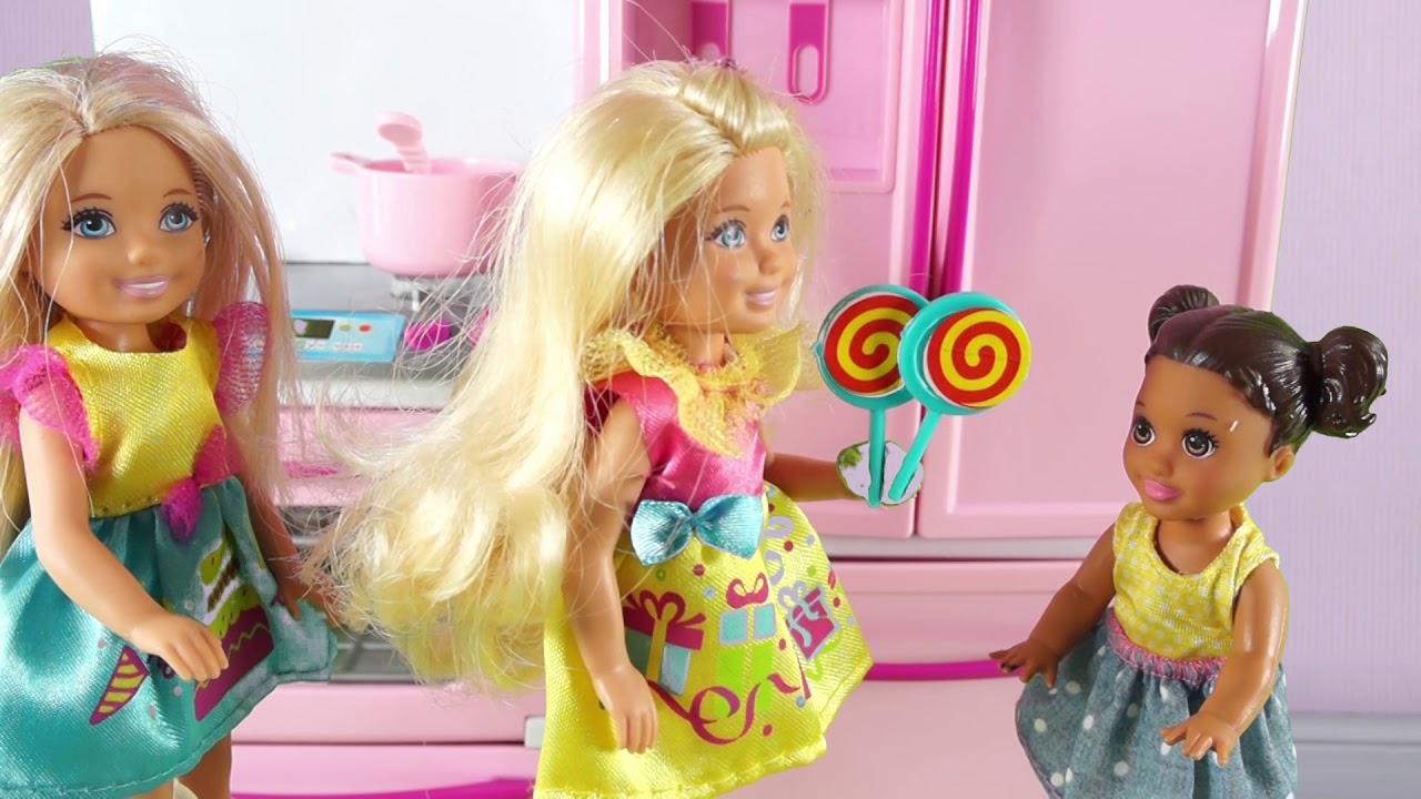 Rodzinka Barbie - Chora Zosia. Wizyta u lekarza. Bajka dla dzieci po polsku Odc. 64 the Sims 4