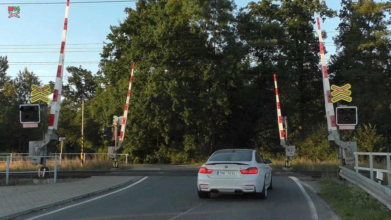 Železniční přejezd Střeň [P6521] - 12.8.2023 / Czech railroad crossing