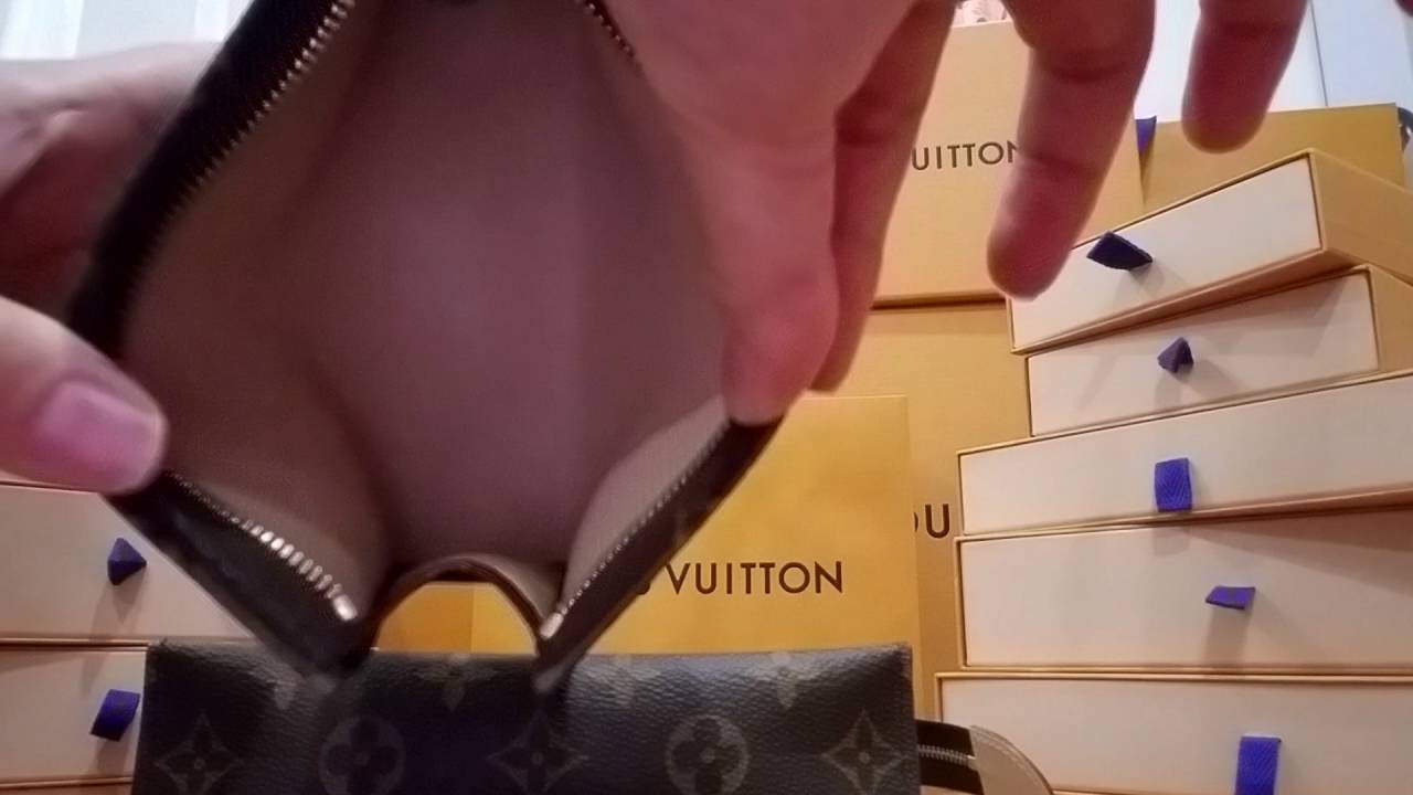 Louis Vuitton Toiletry Pouch 15 and 19 Review - YouTube