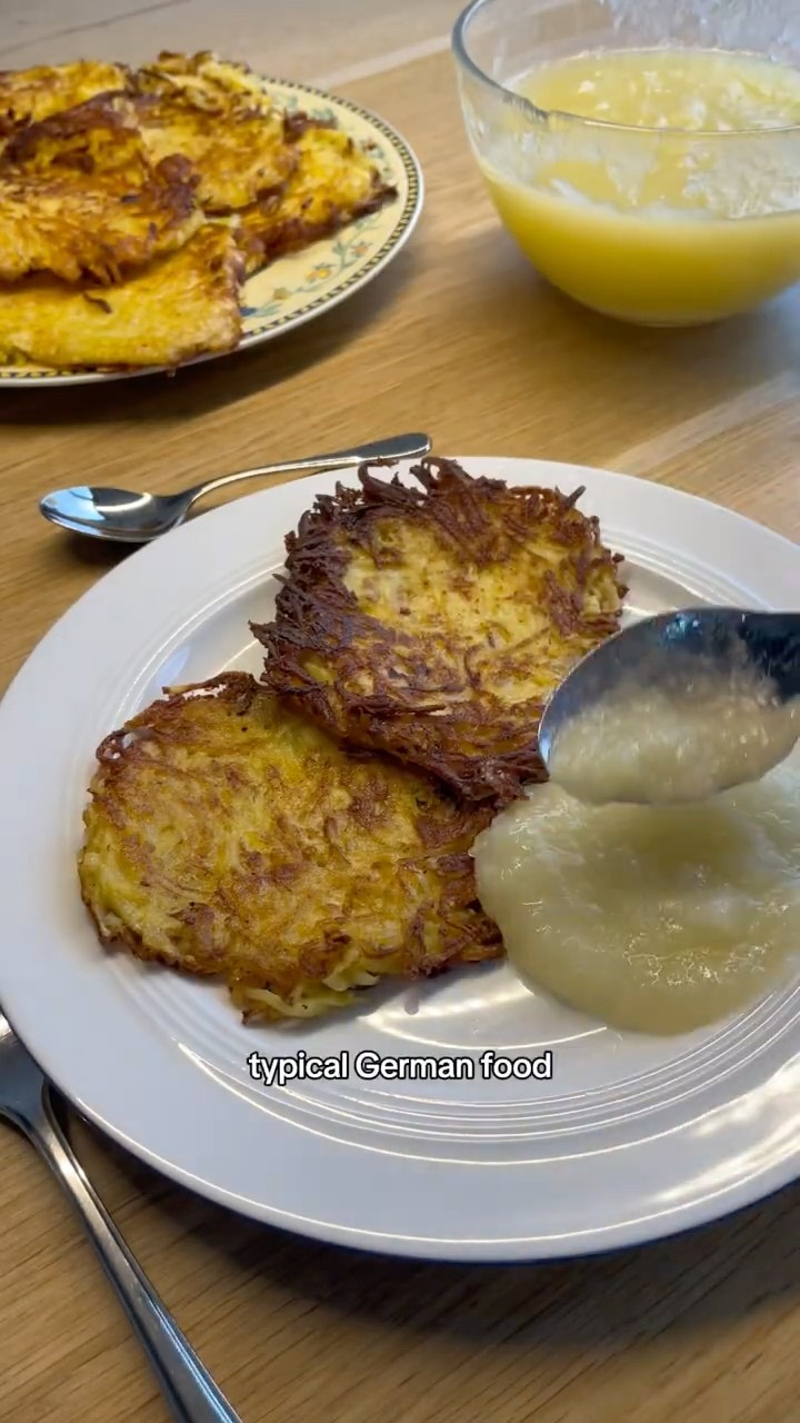 Ep. 15 Reibeplätzchen - YouTube