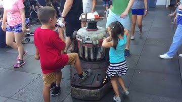 Star Wars Galaxy’s Edge Interactive Droid Test at Disneyland Park