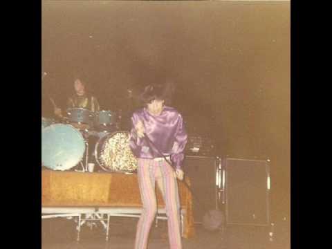 Mira The Yellow Payges - Our Time Is Running Out en YouTube