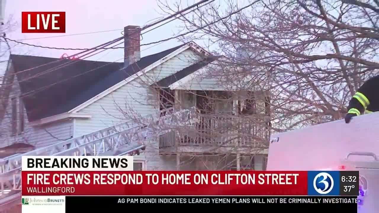 BREAKING: Crews respond to house fire in Wallingford - YouTube