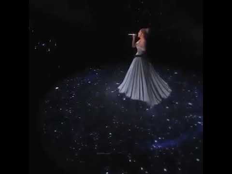 جنيفر لوبيز والفستان السحري