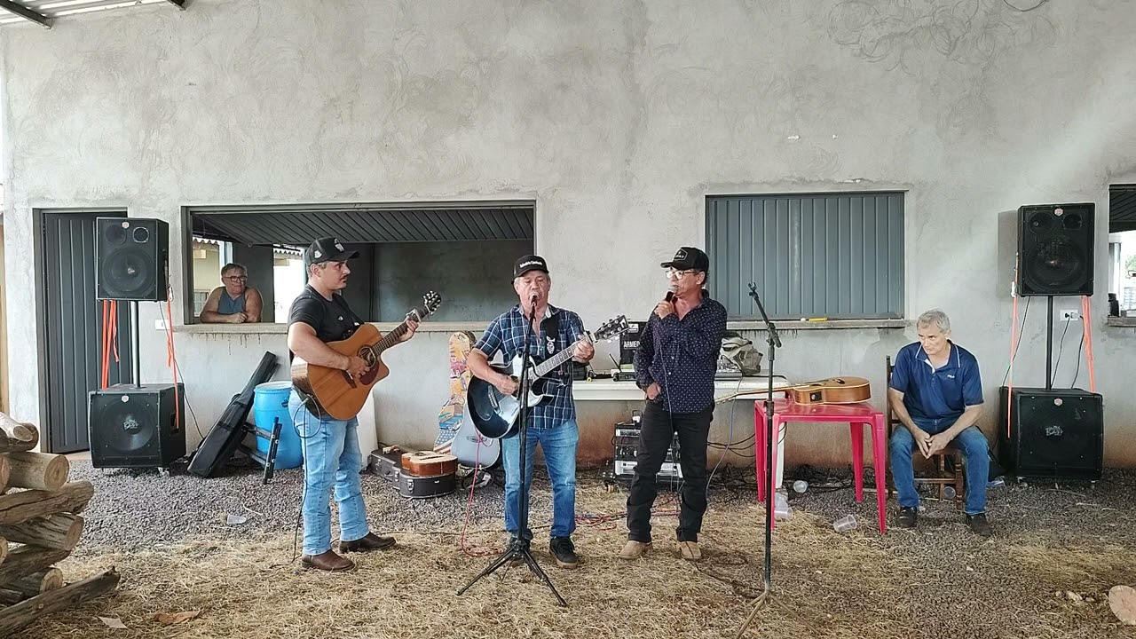 22 de fevereiro  aniversário do Cristóvão. E rodada de viola. Entre os amigos 