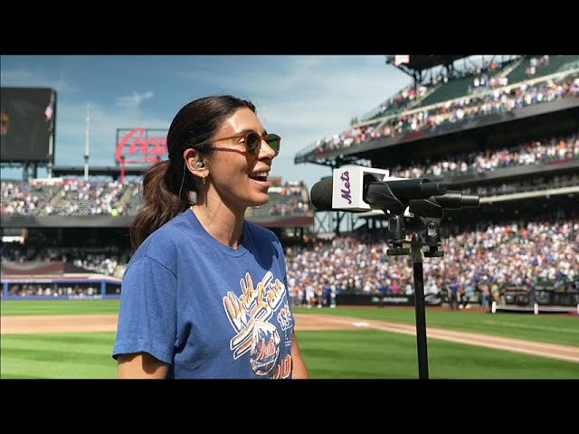 Jamie-Lynn Sigler Sings National Anthem