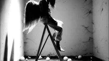 Live - Lightning Crashes