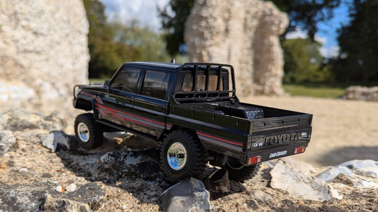 Unboxing The Brand New Udi Rc Brushless Outruner Landcruiser !!      Very Cool. !!