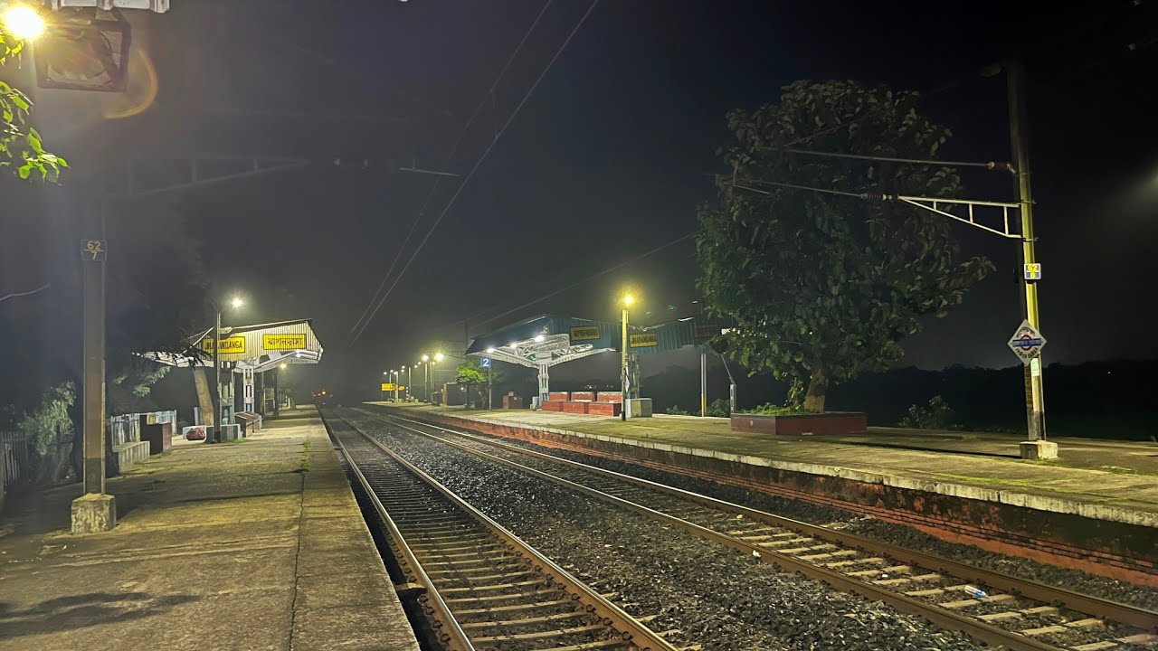 Midnight Aggressor WAP7 Darjeeling mail+Jodhpur SF+Padatik attacks JPQ at 130 kmph - IR