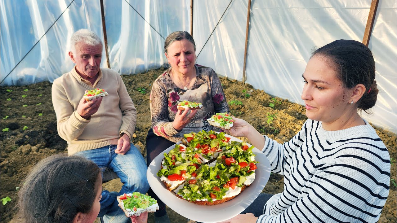 Riparimi dhe Zgjerimi i Serës - Jeta në Fshat - Albanian Village Life