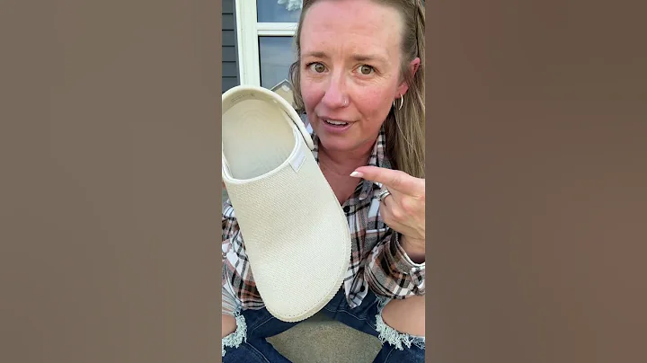 The Crocs Crafted Clogs are the must-have shoes for comfort and style 👟✨ Featuring lightweight