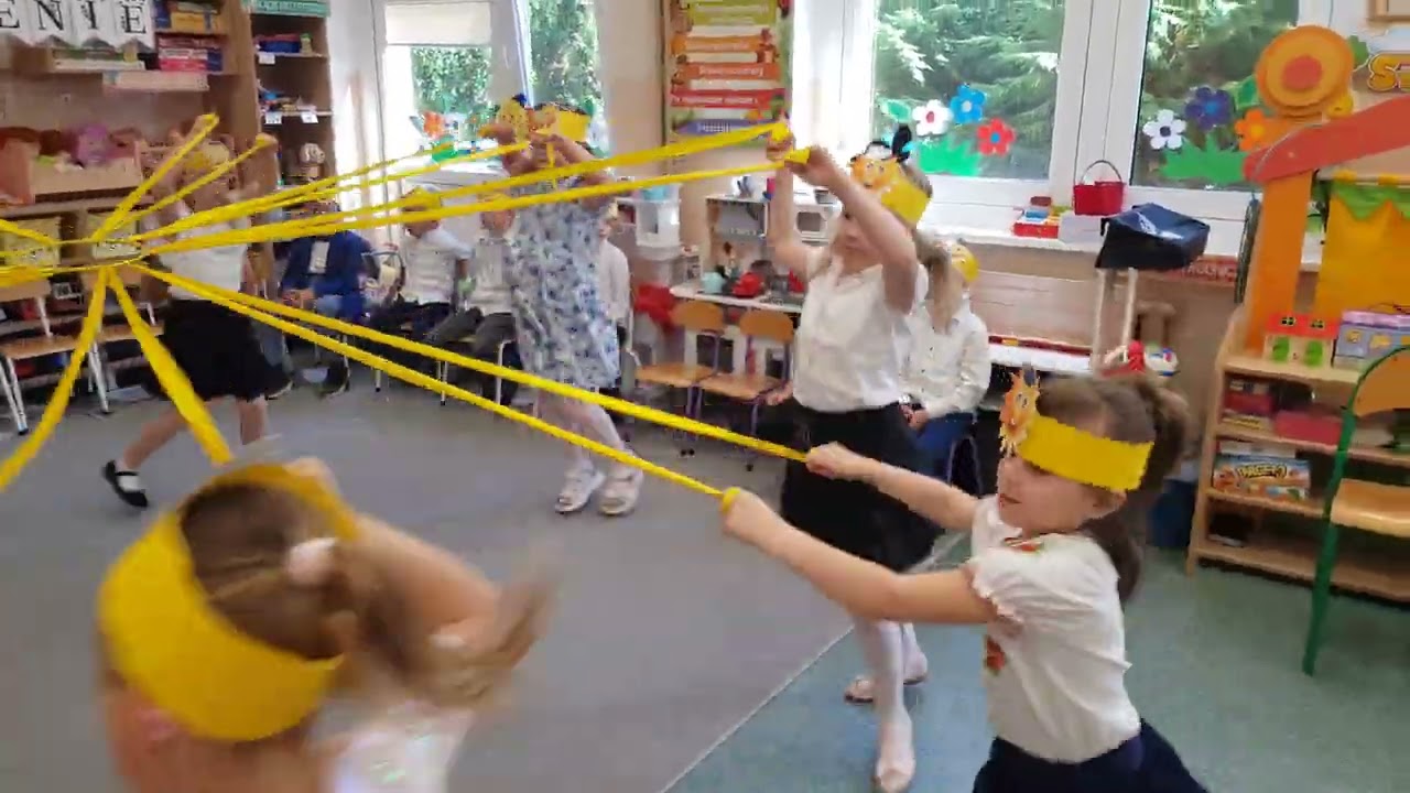 ,,Słoneczka" z Punktu Przedszkolnego przy SP im. J. Korczaka .