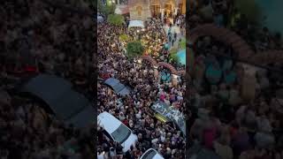 Λιποθυμίες, δάκρυα και τα τραγούδια του να δονούν την παλιά γειτονιά του Μαζωνάκη