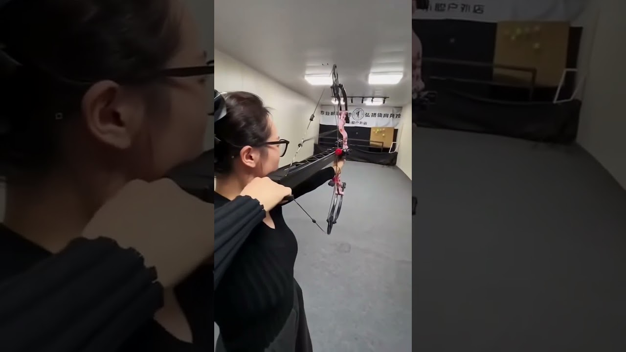 Archery girl continuous shooting🎈🎈🎈 