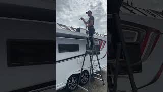 Caravan weer wassen na een weekend weg 🤩 #caravan #kamperen #campingdutchies #gently #clean #kabe