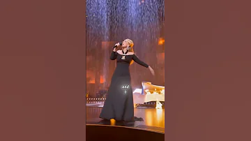 Adele Set Fire To The Rain Lyrics Concert Edit 