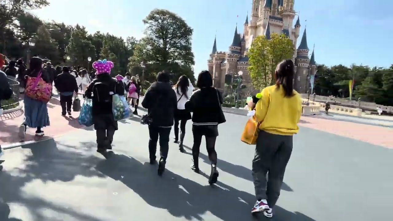 大混雑‼️《大人気ミニー@ファンダーランドのラス日前日‼️》ディズニーランド:パレードルート2ndの状況