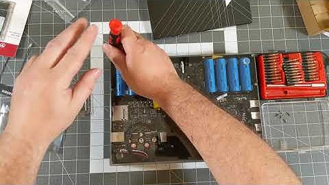 MNT Reform Unboxing and First Impressions