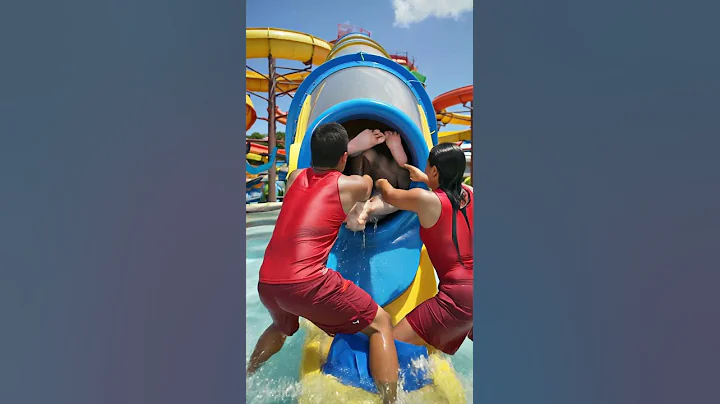 A man climbed into a children’s water slide at the waterpark and got completely stuck!