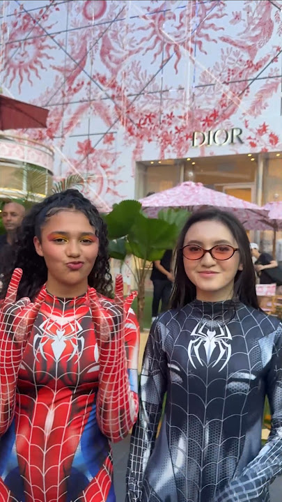 Alamak spider girl tarik tarik rambut pulak 😜