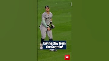 Aaron Judge flashes the leather at Camden Yards 🫨