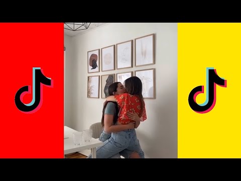 Tiktok lesbian couple, hot kiss, tiktok lesbian kiss