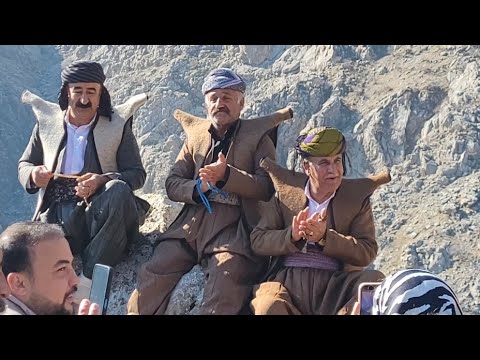 Amazing Hawrami Singing At Pir Shaliar Tomb ماجرای تذکر دادن به سه خواننده در هورامان