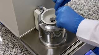 Automatic adapter for pipettes calibration