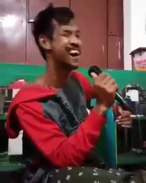 Nyanyi fals lucu, video lucu bikin ngakak_Beungex channel #lucungakak #lucuabis #shorts