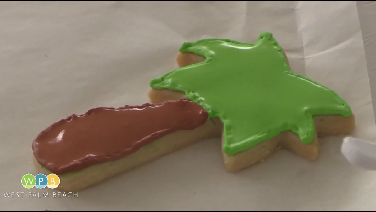 Food Network Star Leads Cookie Decorating Workshop at WPB GreenMarket