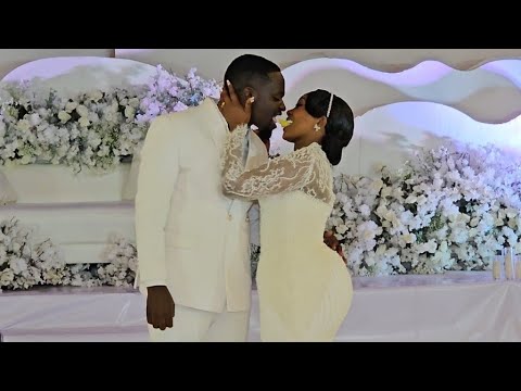 HARUSI YA ELIUD AONA AIBU KULISHWA KEKI KWA MDOMO NA MKEWE UKUMBINI