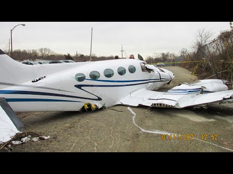 Cessna 421 Golden Eagle Crashes into Landfill