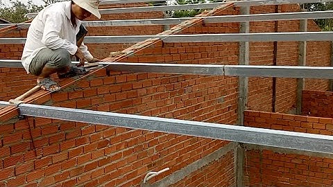 Các Bước Cơ Bản Khi Xây Nhà Cấp 4- Gác Đòn Tay  Để Lợp Mái