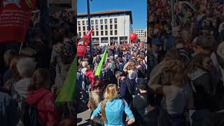 1Er-Mai Les Manifestants Rassemblés À La Porte Daix À Marseille