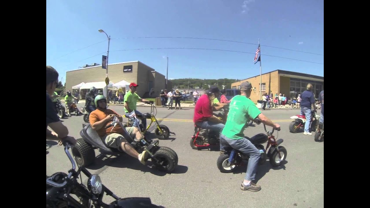 Windber Waiting for the parade to start YouTube