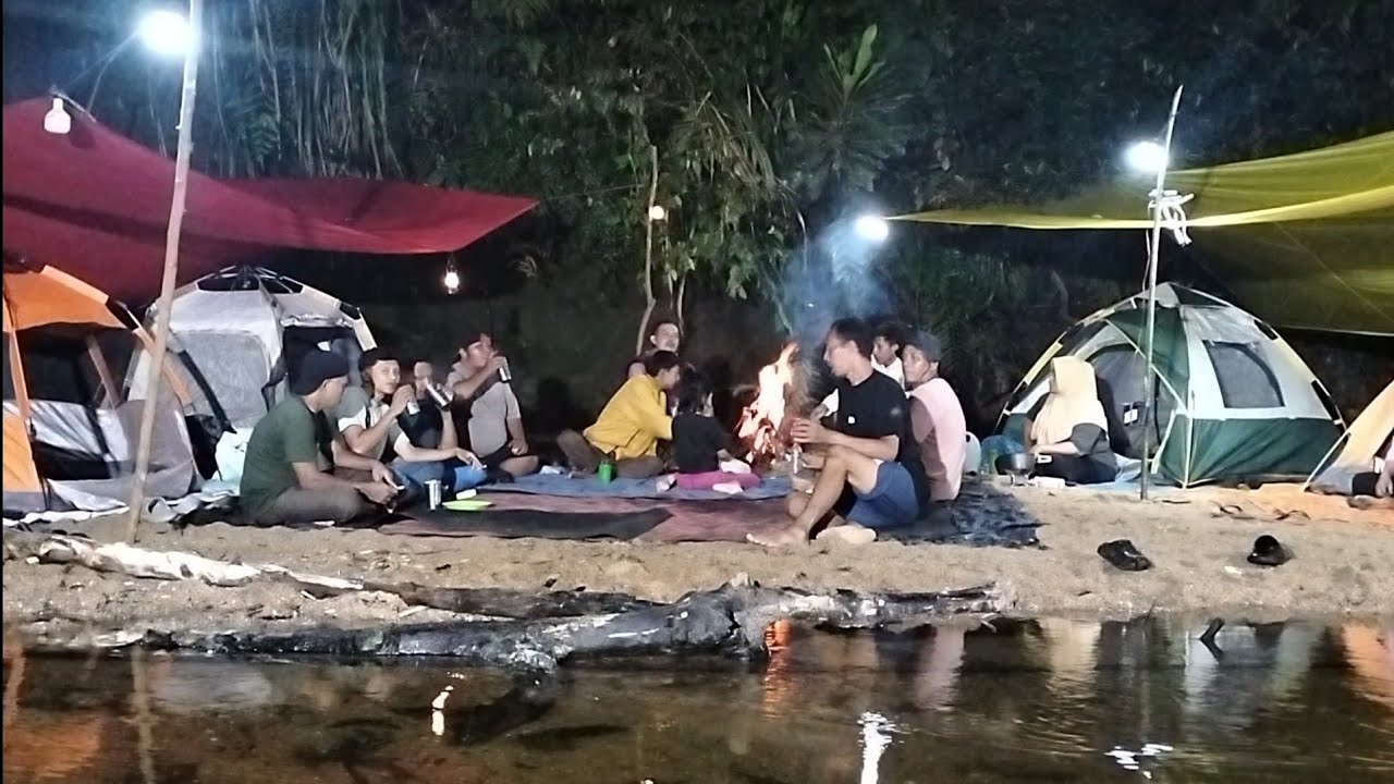 Camping hujan deras panen ikan di tegah hutan ramai ramai sungai yang indah ikan yg melimpah